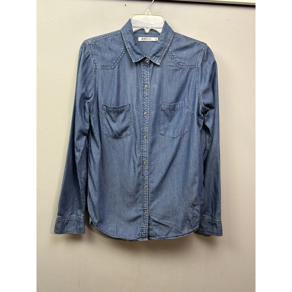 JustFab Shirt Womens Small Chambray Denim Western Button Up Pockets Long Sleeve